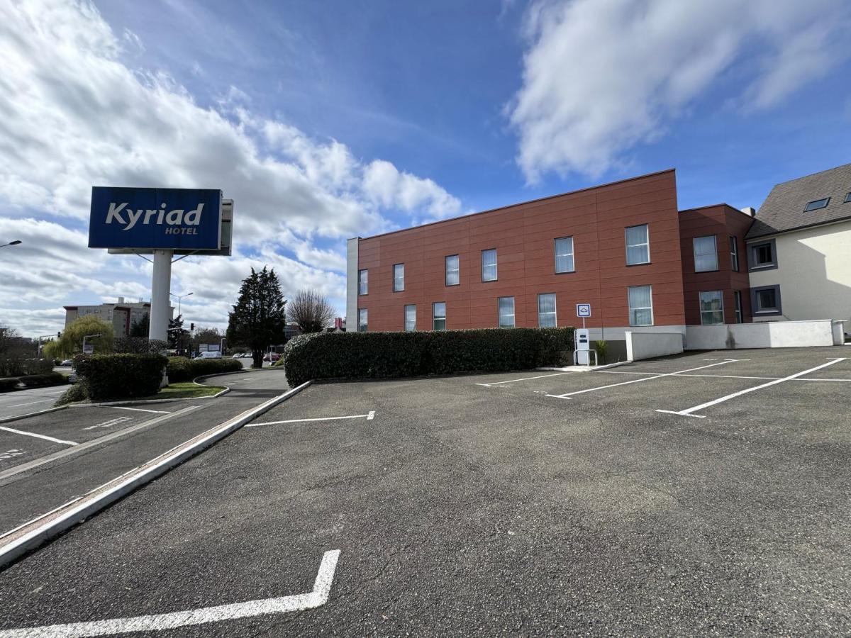 Kyriad Est Hotel 3*