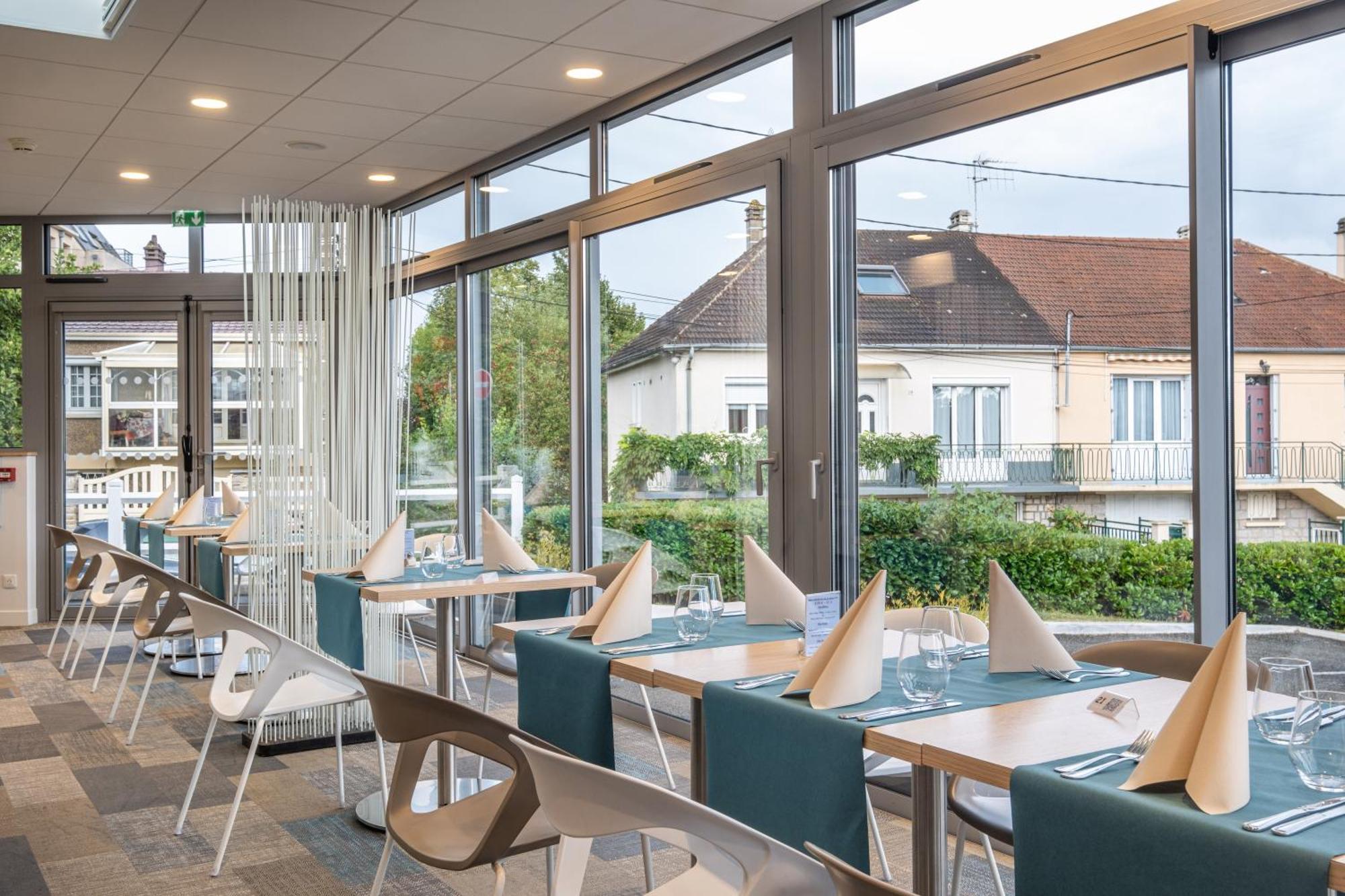 Kyriad Est Hotel