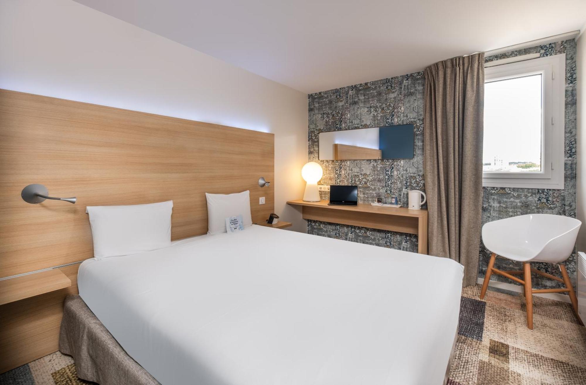 Hotel Kyriad Est 3*