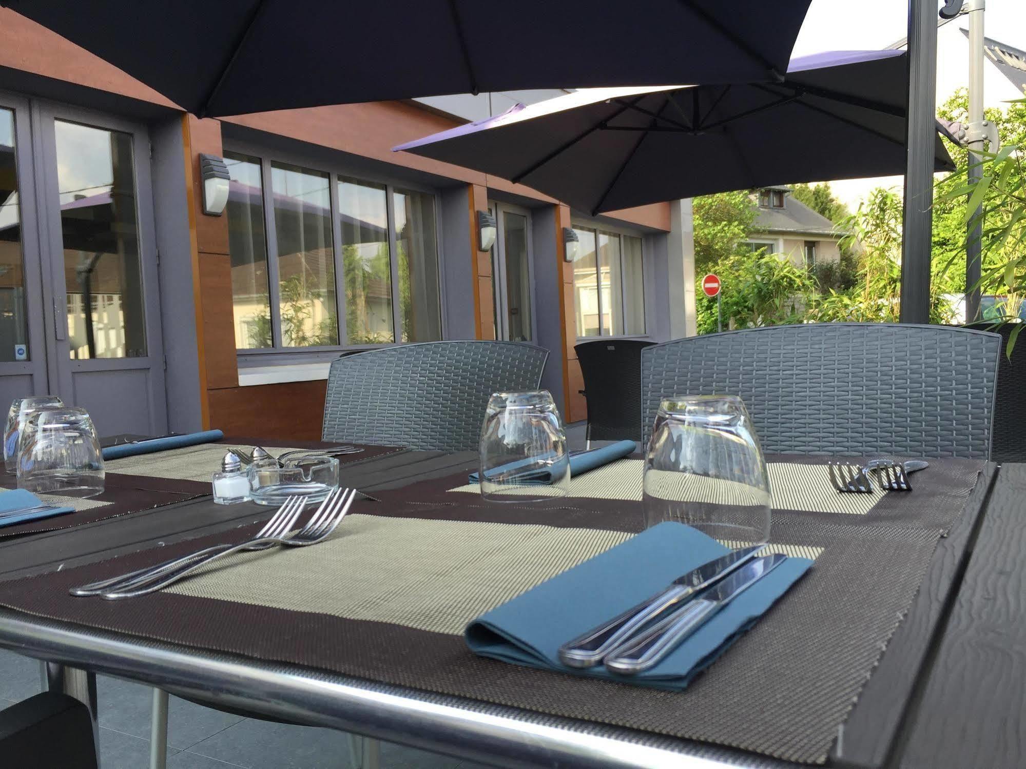 Hotel Kyriad Est 3*